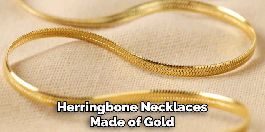 Herringbone Necklaces Made of Gold