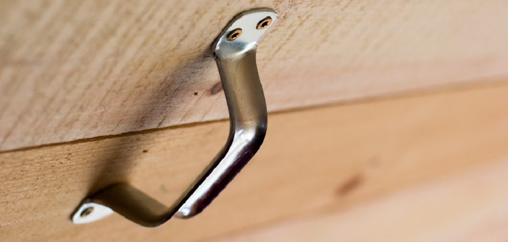 How to Fix a Recliner Pull Handle
