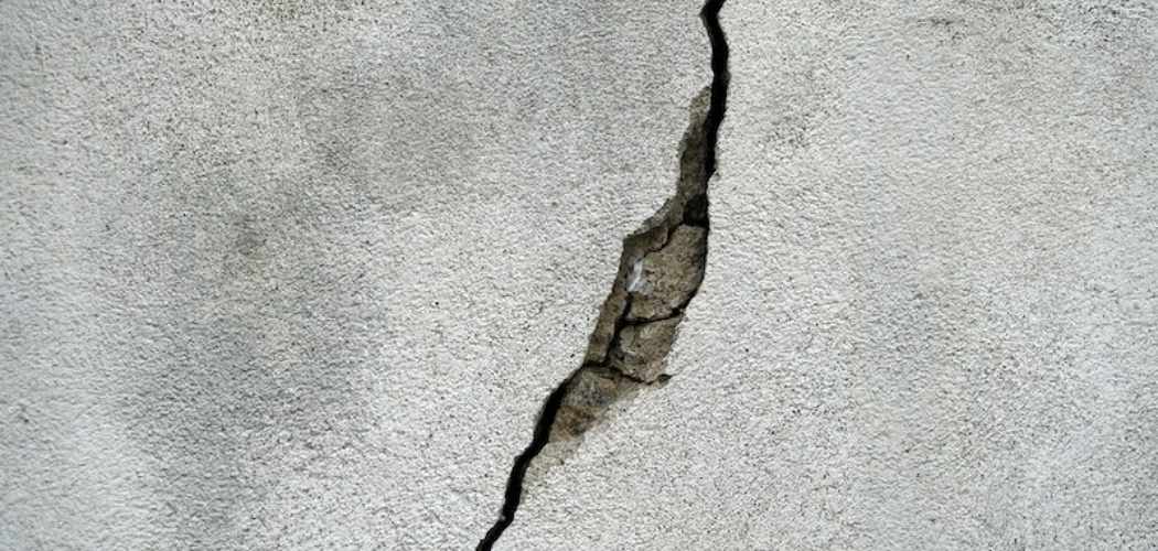 How to Fix Cracked Wall Edges 7 Effective Steps (2024)