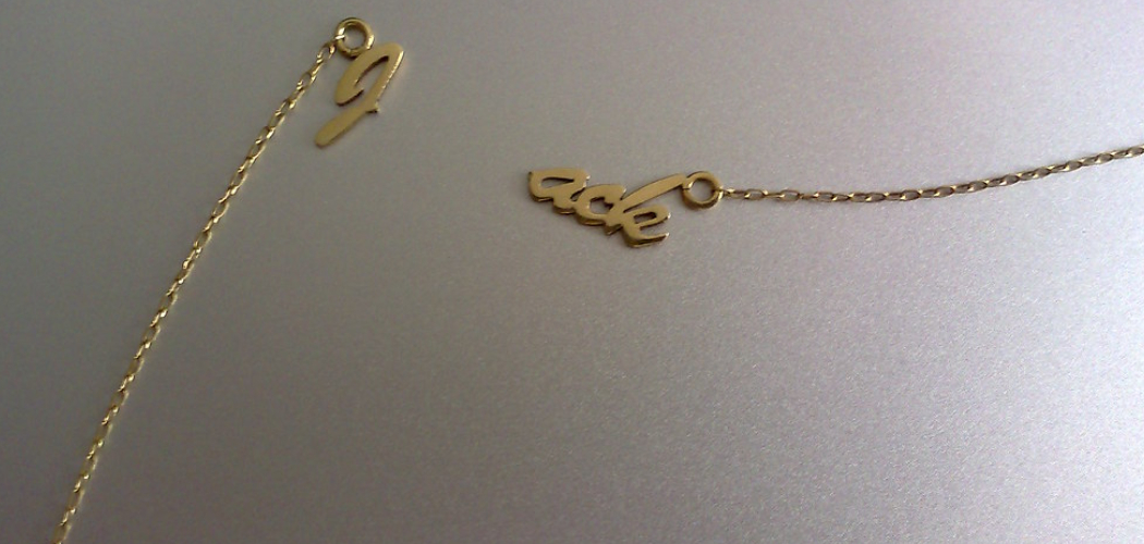 How to Fix a Necklace 5 Easy Steps (2024)