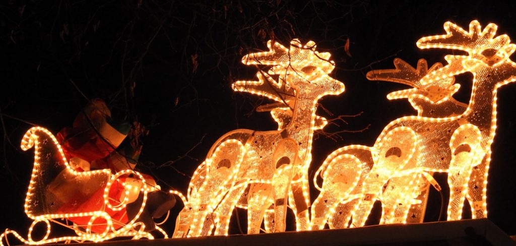 How to Fix Christmas Reindeer Lights
